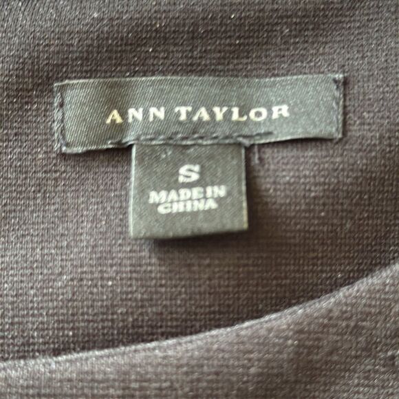 Ann Taylor Women's Sleeveless Beaded Floral‎ Top Small Black Stretch - Picture 4 of 10